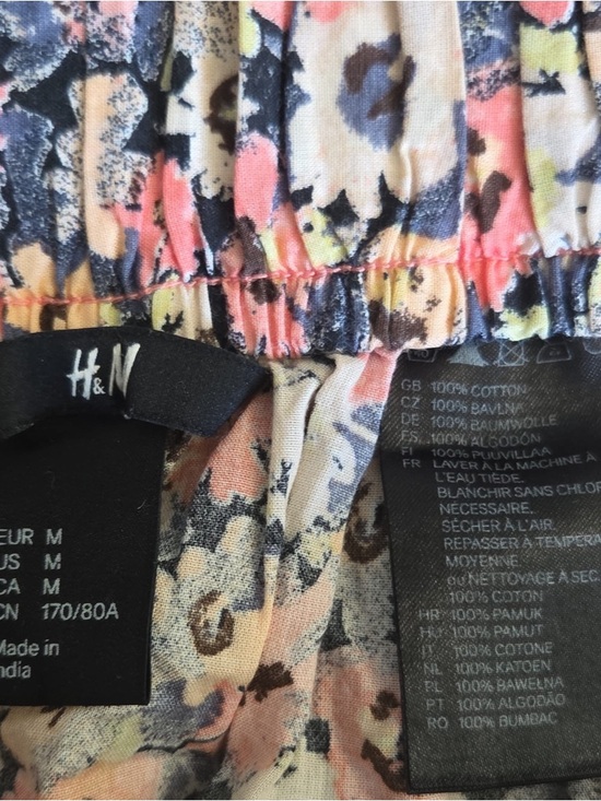 H&M Floral Smocked Waist Mini Skirt in Pink, Cream & Blue - Picture 2 of 2